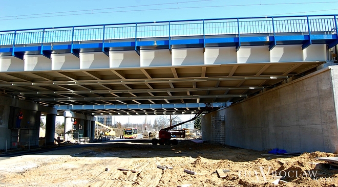 Przebudowa wiaduktu nad Starogroblową weszła w kolejny etap. Zmiany dla kierowców i pasażerów MPK, archiwum