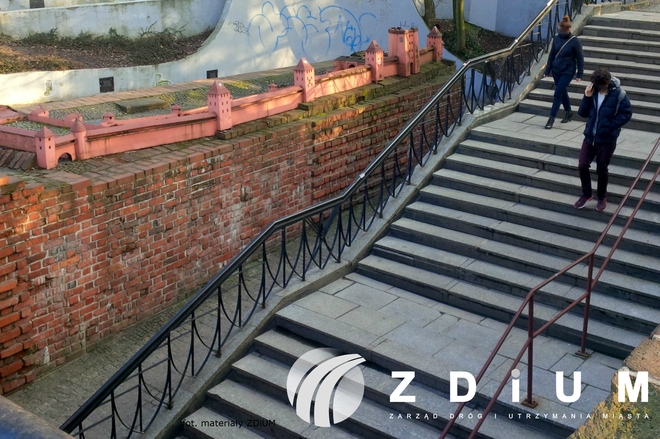 Remont schodów w przejściu Oławskim, ZDIUM
