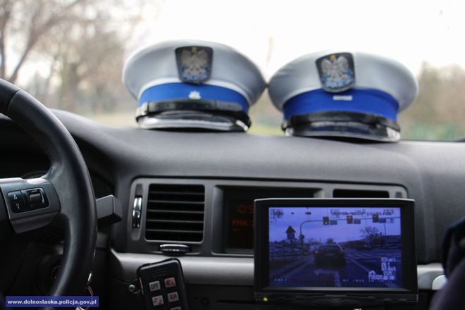 Tak pracują policjanci z wrocławskiej drogówki. Łapią mnóstwo piratów drogowych, mat. dolnośląskiej policji