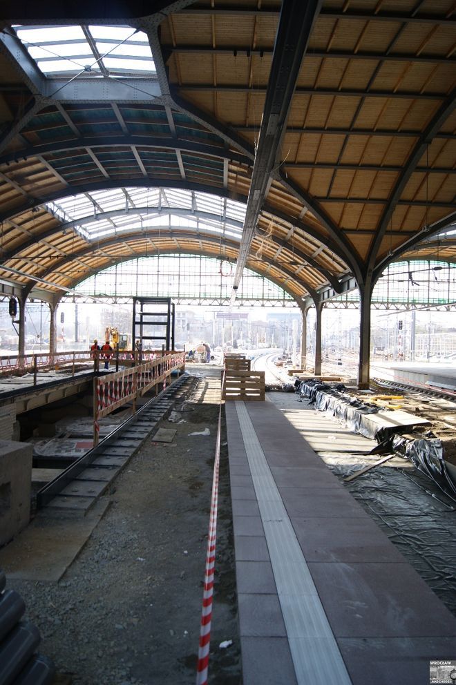 Modernizacja Dworca Głównego 50 dni przed Euro: wyścig z czasem, PKP