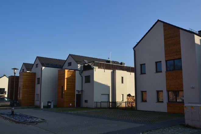 Cały czas sprzedają domy i mieszkania na tym osiedlu na peryferiach Wrocławia, mat. inwestora/malewilczyce