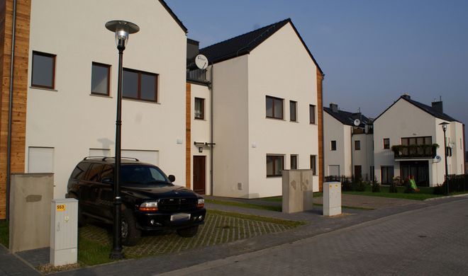 Cały czas sprzedają domy i mieszkania na tym osiedlu na peryferiach Wrocławia, mat. inwestora/malewilczyce