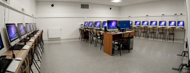 Sala komputerowa w SWPS