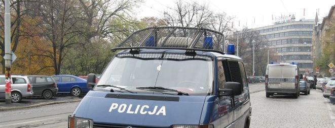 Wrocławscy policjanci zatrzymali młodego mężczyznę podejrzanego o usiłowanie włamania do jednego ze sklepów na terenie naszego miasta