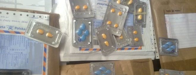 1000 tabletek u nielegalnego handlarza lekami na potencję. Grożą mu 2 lata więzienia, mat. policji