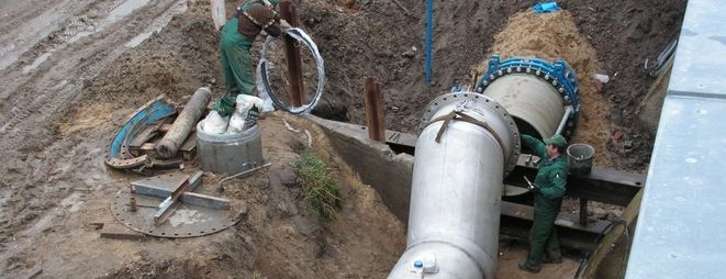 Trwa budowa sieci wodociągowej i kanalizacyjnej na Kowalach